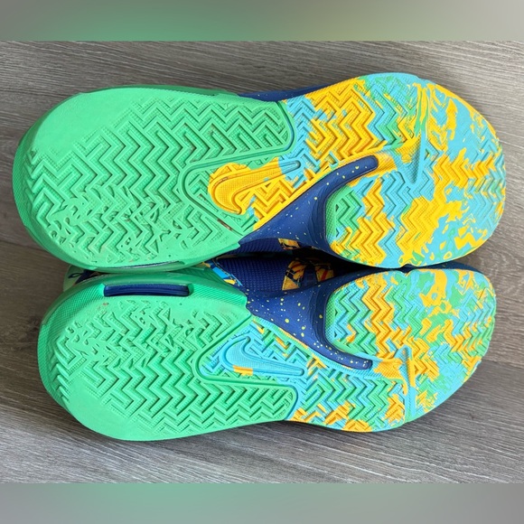 Nike LeBron Witness 7 Mid Kaleidoscope - DQ8650-400 Size 4.5Y - Picture 7 of 9